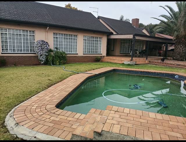 4 BEDROOM HOUSE FOR SALE IN NORKEM PARK